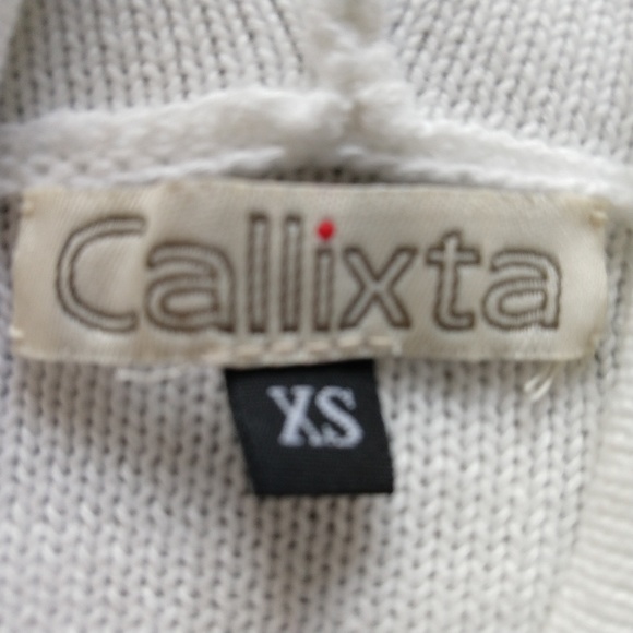 Callixta Unique Sweater - Picture 5 of 6